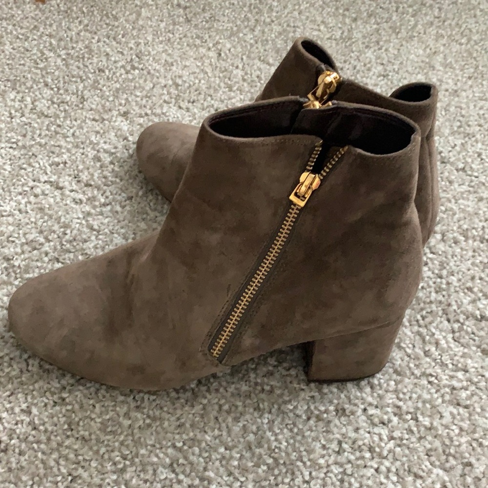 Cole HAAN beige suede bootie 7.5
